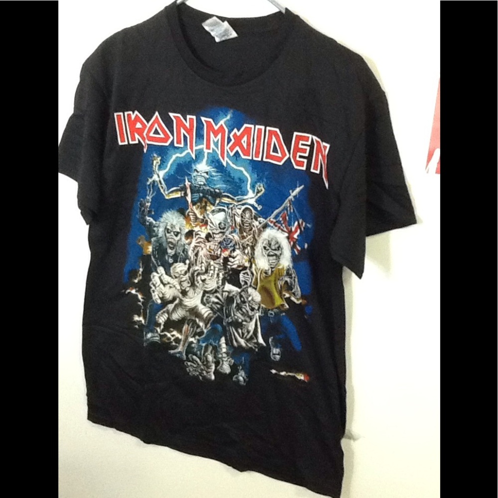 Tee shirt